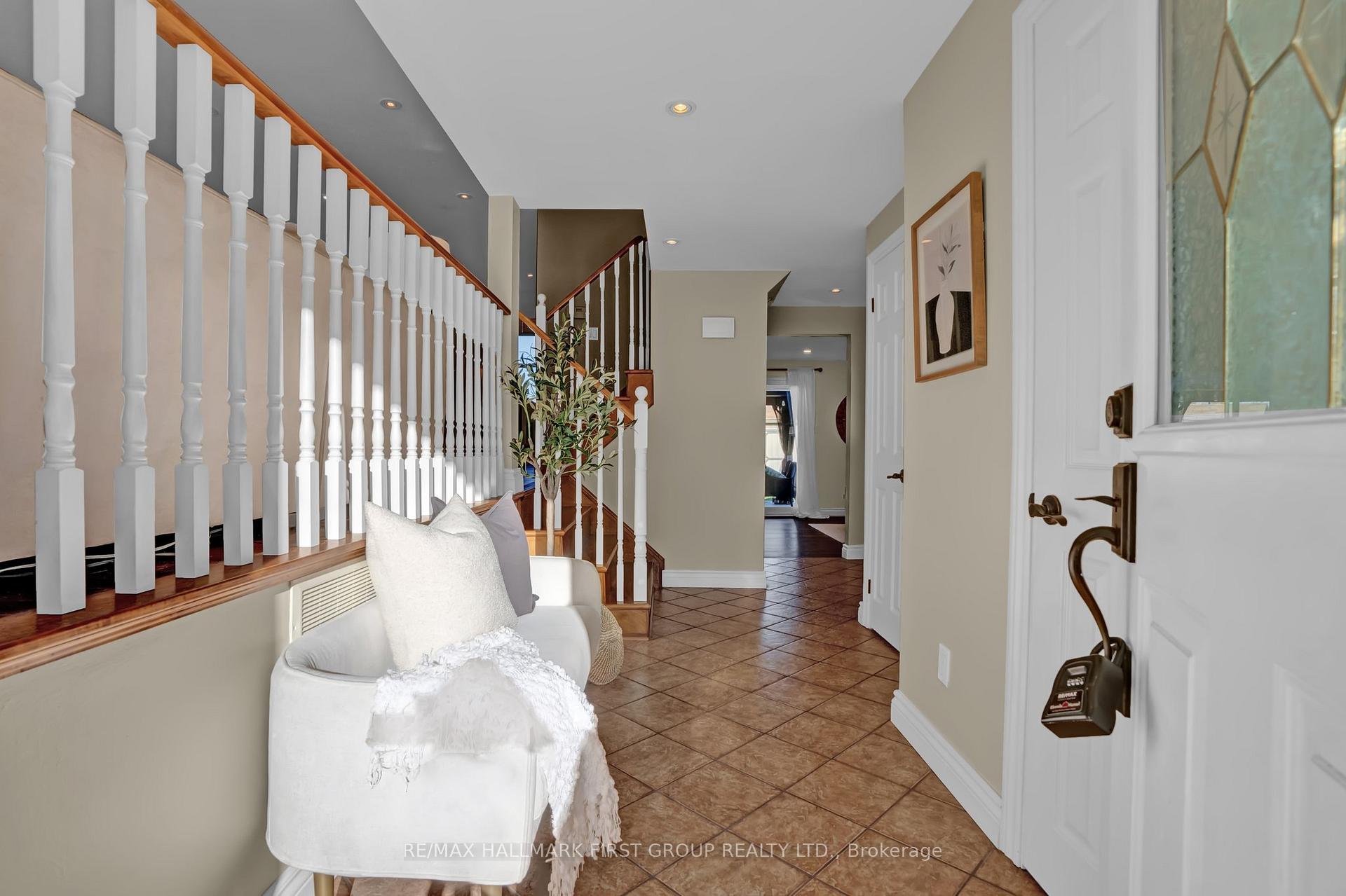 Photo 4 of 48 Spry Avenue, Clarington, Bowmanville — HOMEH