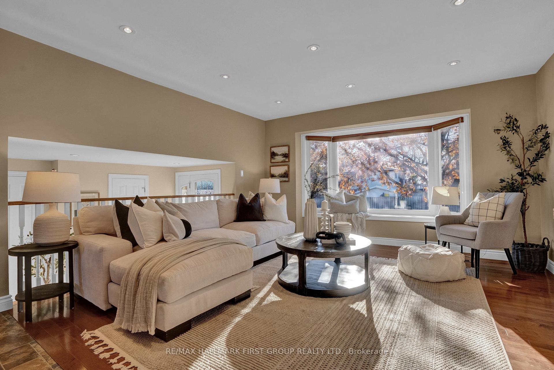 Photo 6 of 48 Spry Avenue, Clarington, Bowmanville — HOMEH