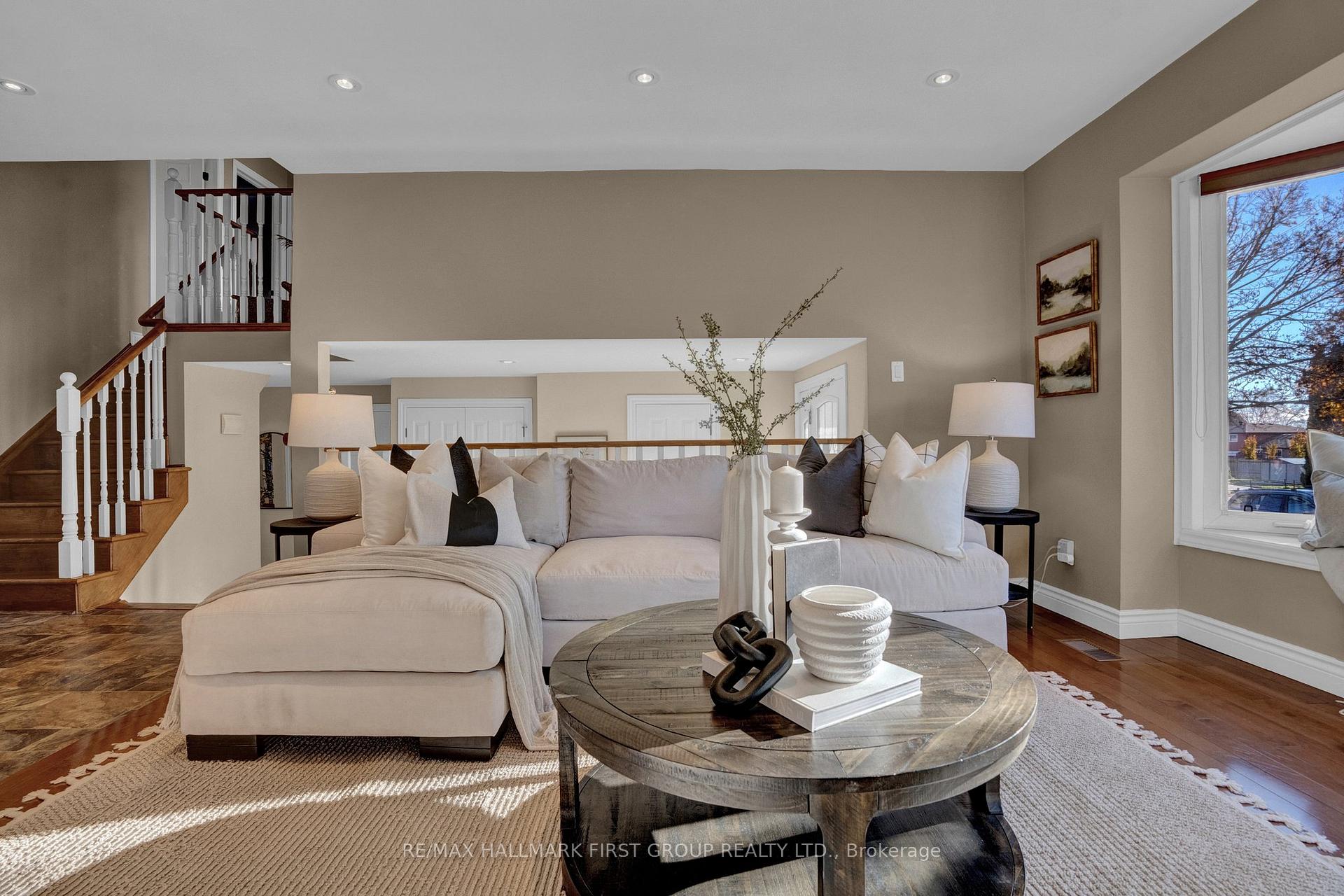 Photo 7 of 48 Spry Avenue, Clarington, Bowmanville — HOMEH