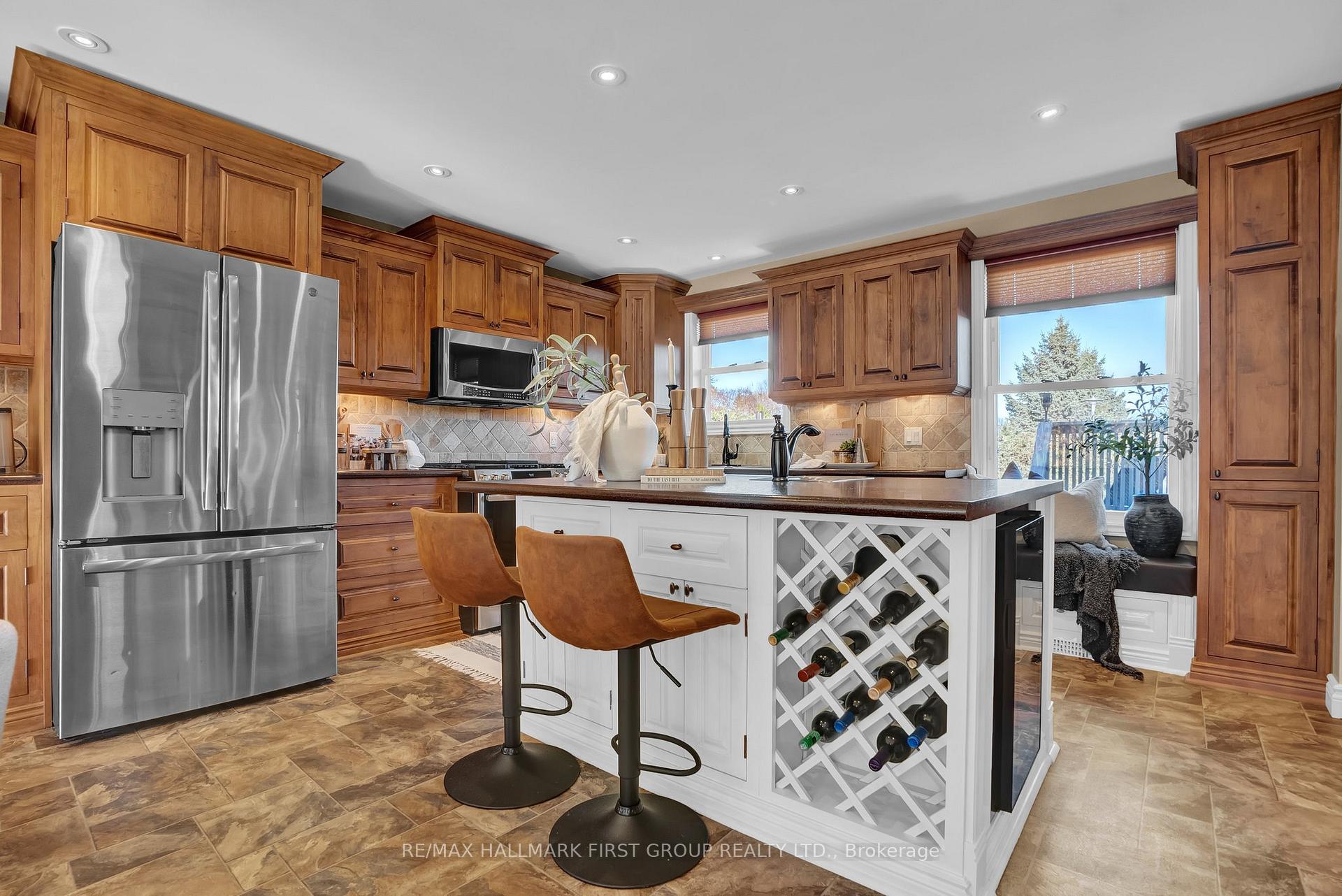 Photo 11 of 48 Spry Avenue, Clarington, Bowmanville — HOMEH