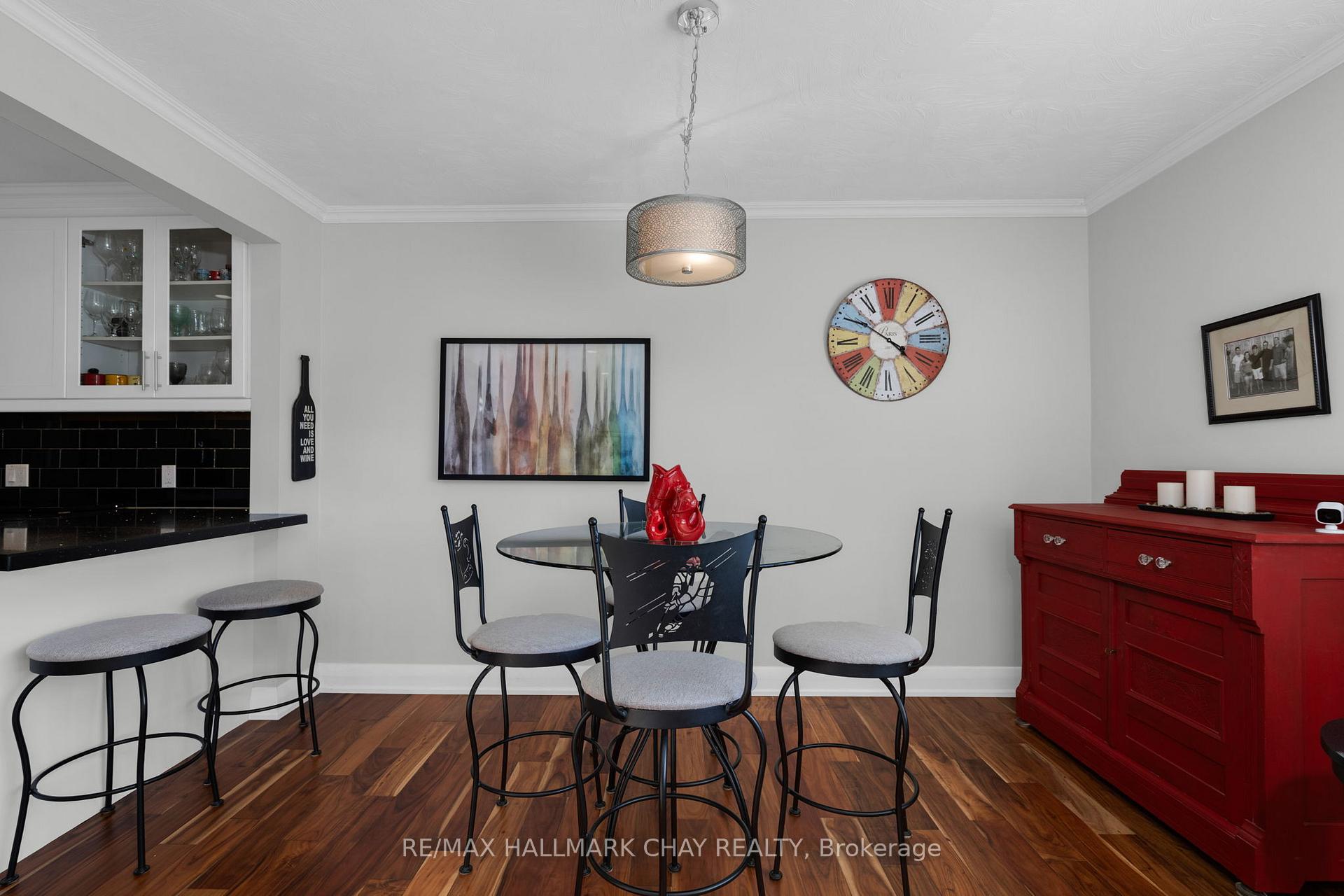 Photo 5 of 15 Bothwell Crescent, Barrie, Wellington — HOMEH
