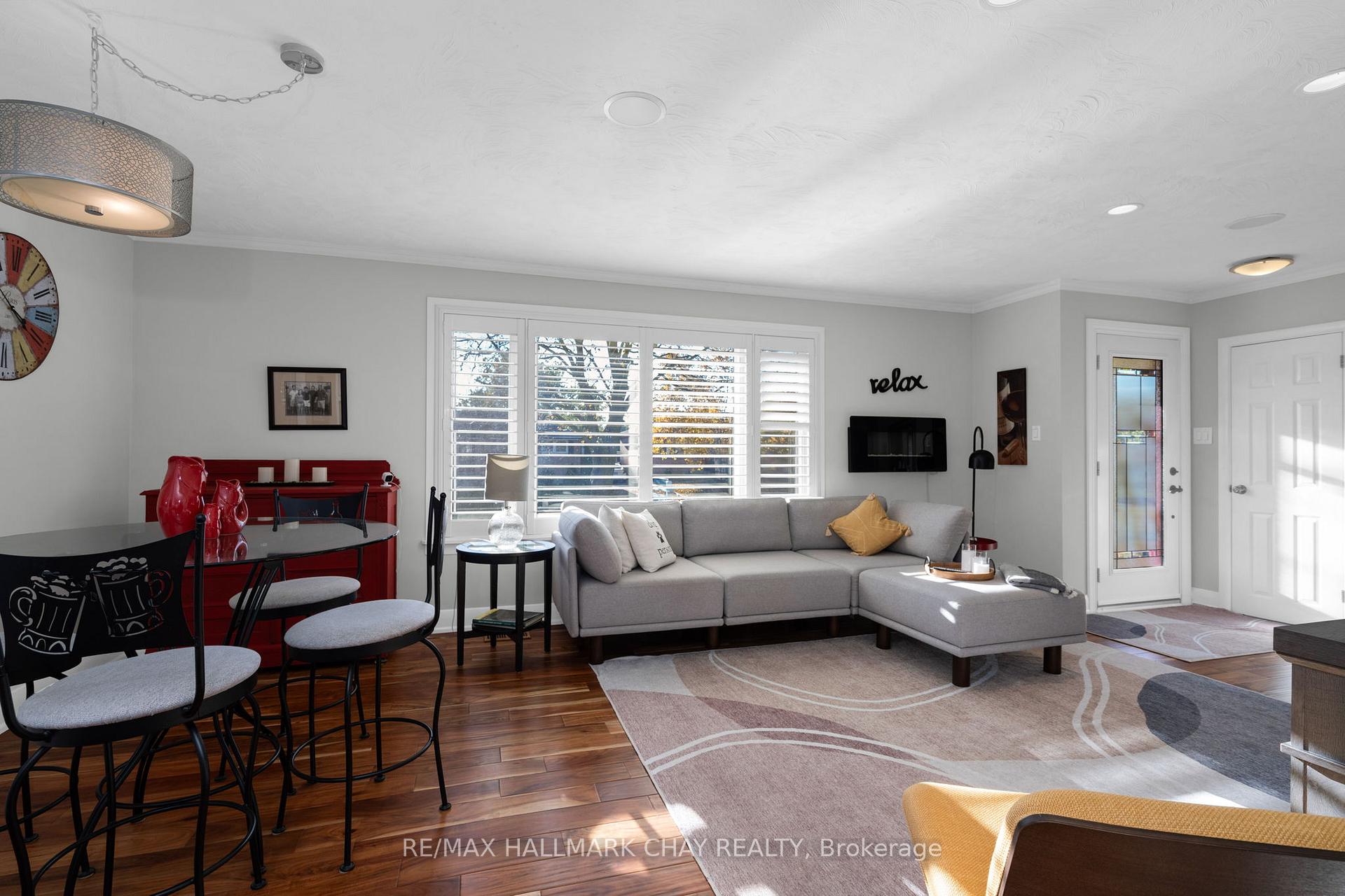 Photo 6 of 15 Bothwell Crescent, Barrie, Wellington — HOMEH