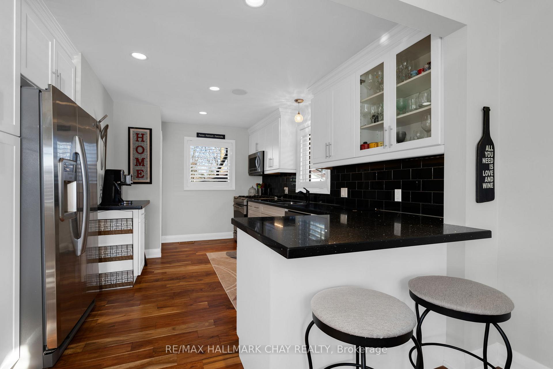 Photo 8 of 15 Bothwell Crescent, Barrie, Wellington — HOMEH