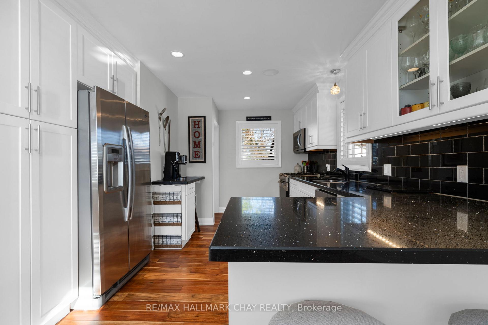 Photo 7 of 15 Bothwell Crescent, Barrie, Wellington — HOMEH