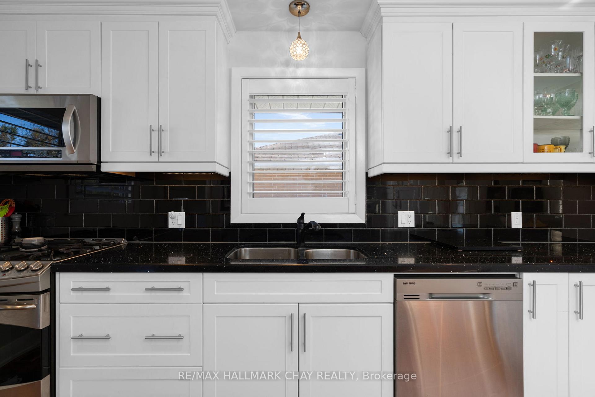 Photo 17 of 15 Bothwell Crescent, Barrie, Wellington — HOMEH