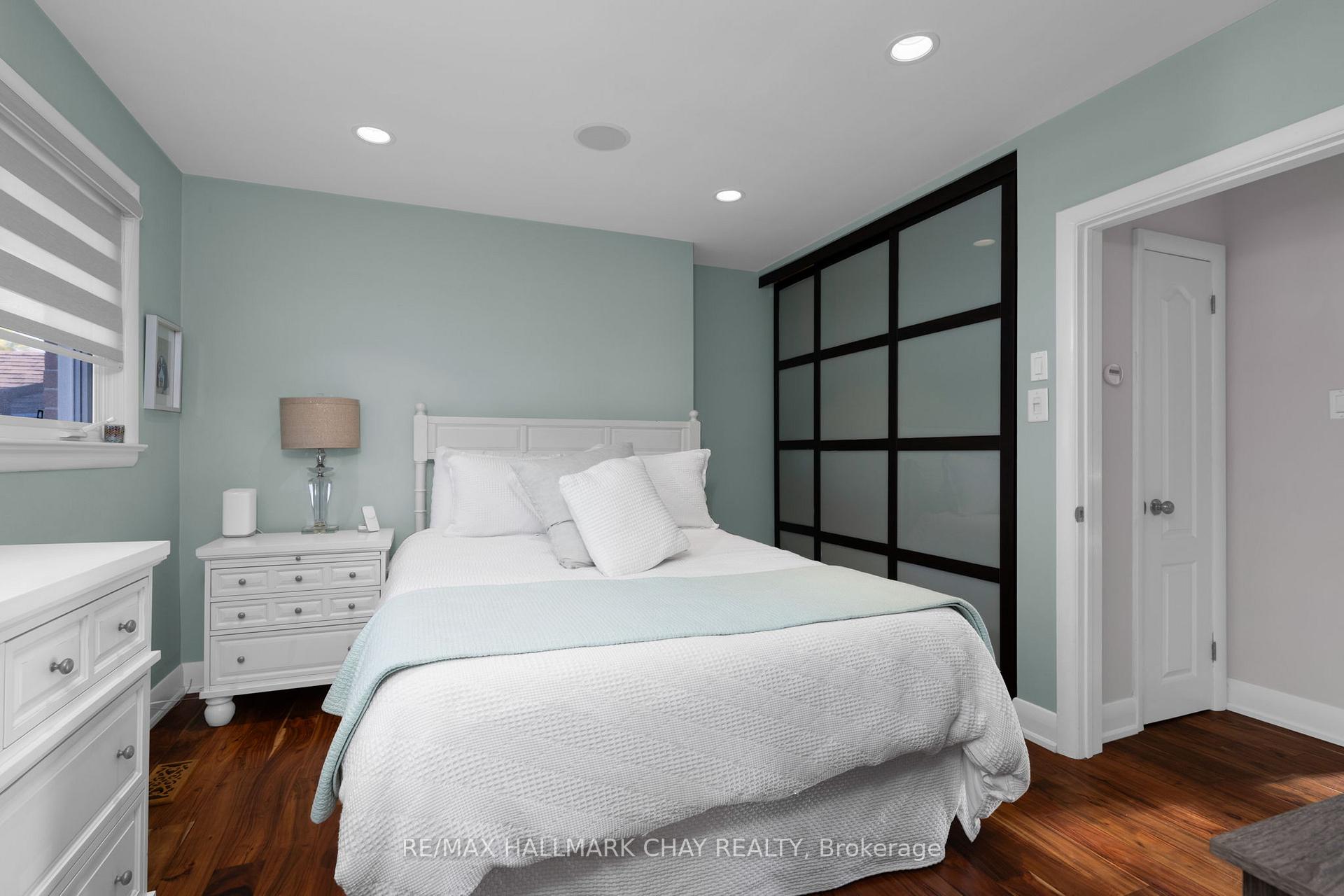 Photo 14 of 15 Bothwell Crescent, Barrie, Wellington — HOMEH