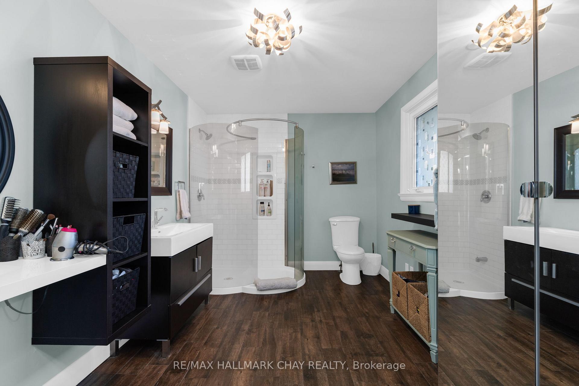 Photo 11 of 15 Bothwell Crescent, Barrie, Wellington — HOMEH