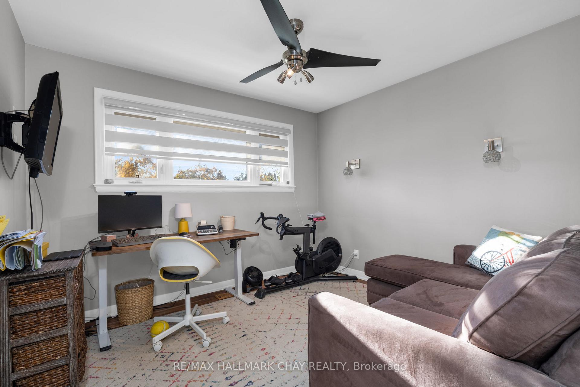 Photo 13 of 15 Bothwell Crescent, Barrie, Wellington — HOMEH