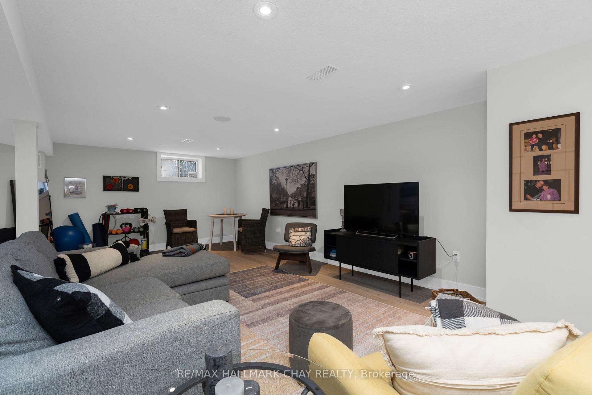 Photo 20 of 15 Bothwell Crescent, Barrie, Wellington — HOMEH