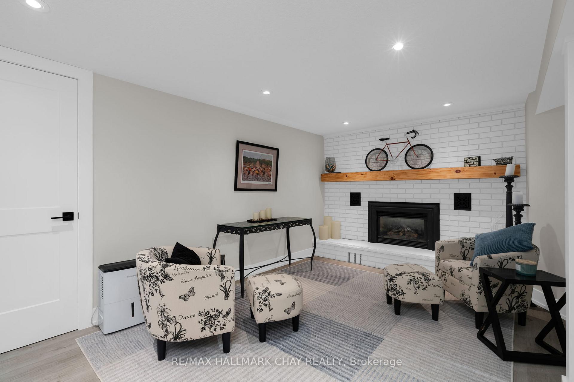 Photo 41 of 15 Bothwell Crescent, Barrie, Wellington — HOMEH