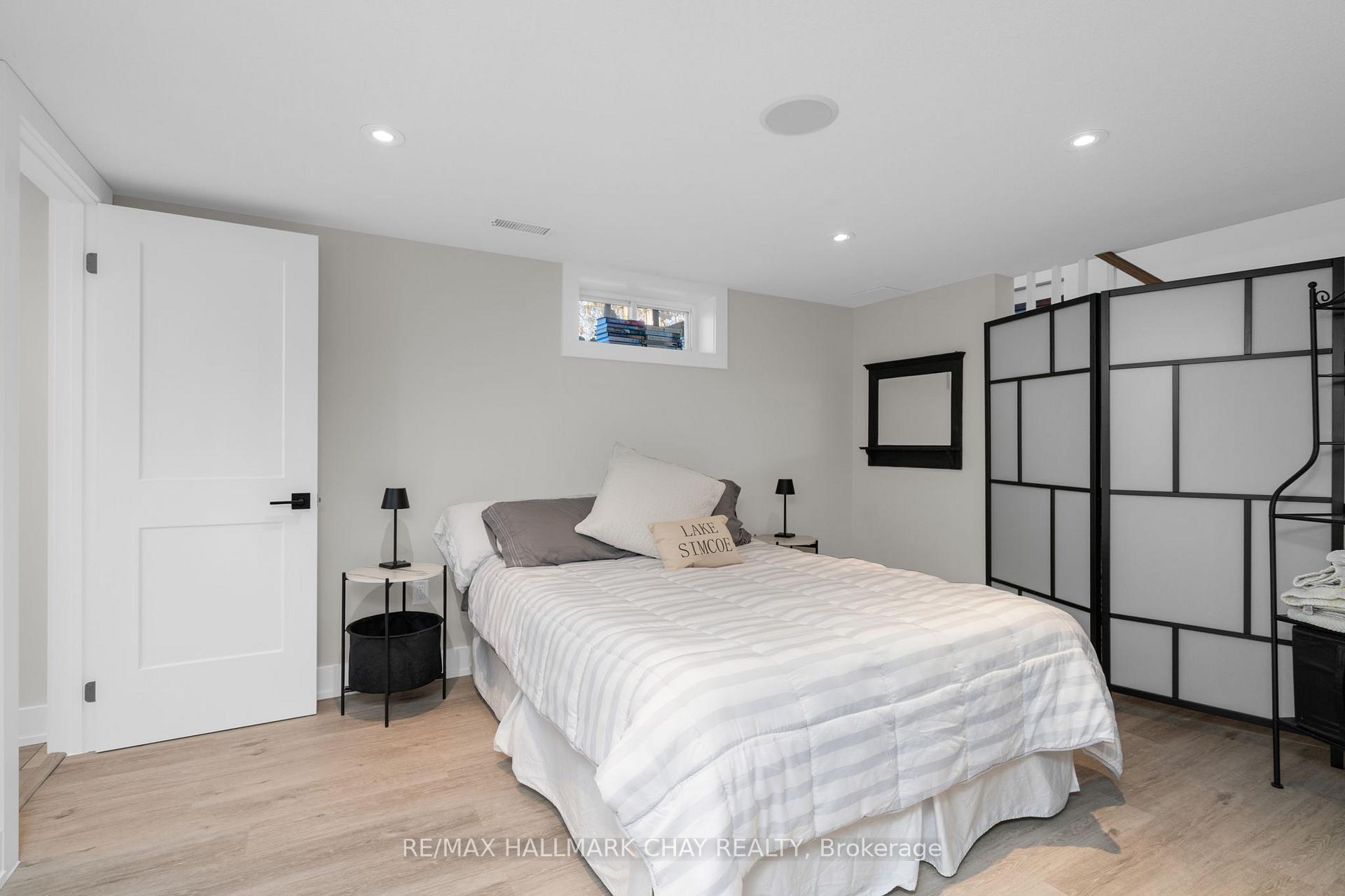 Photo 25 of 15 Bothwell Crescent, Barrie, Wellington — HOMEH