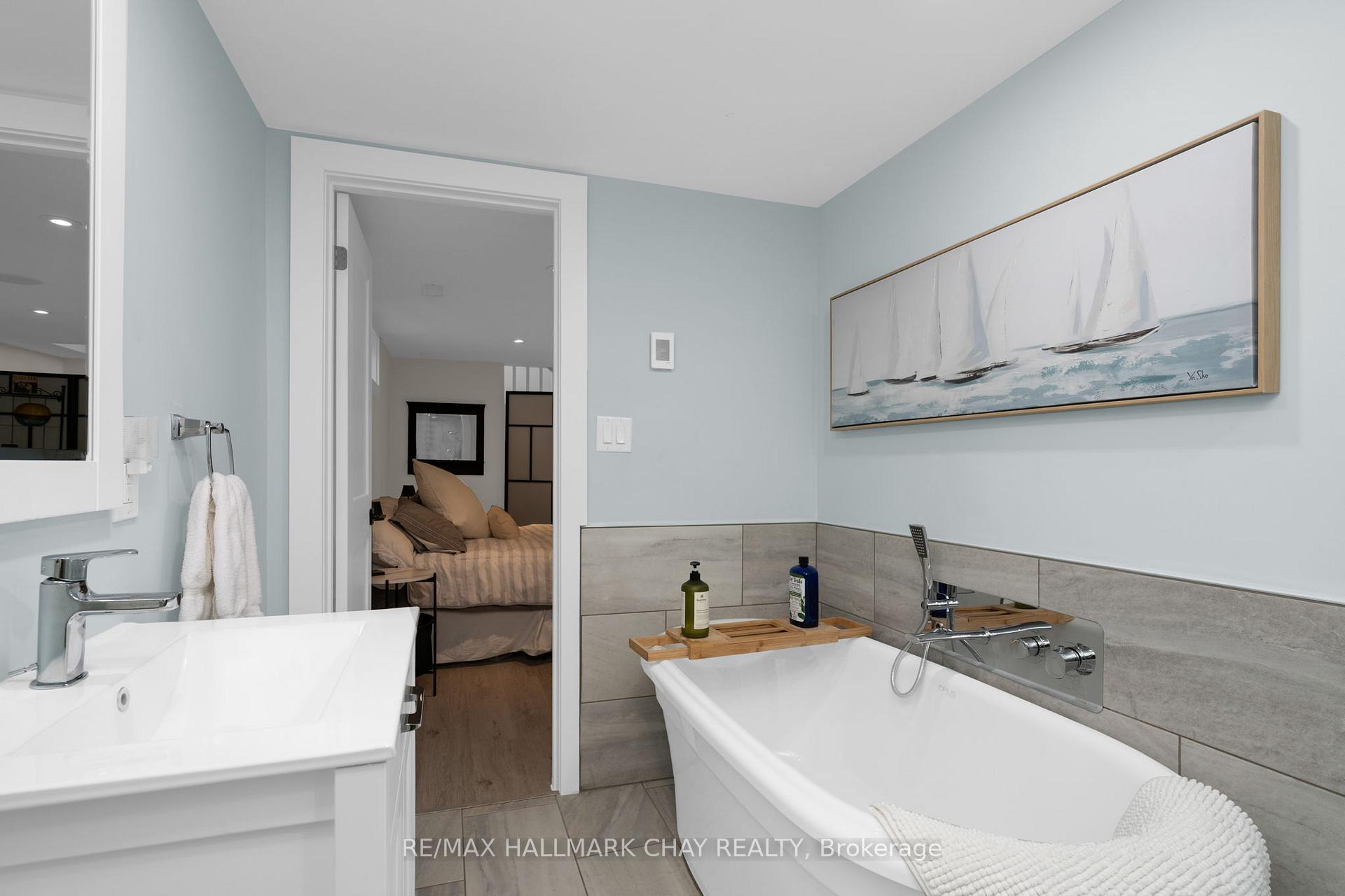 Photo 28 of 15 Bothwell Crescent, Barrie, Wellington — HOMEH