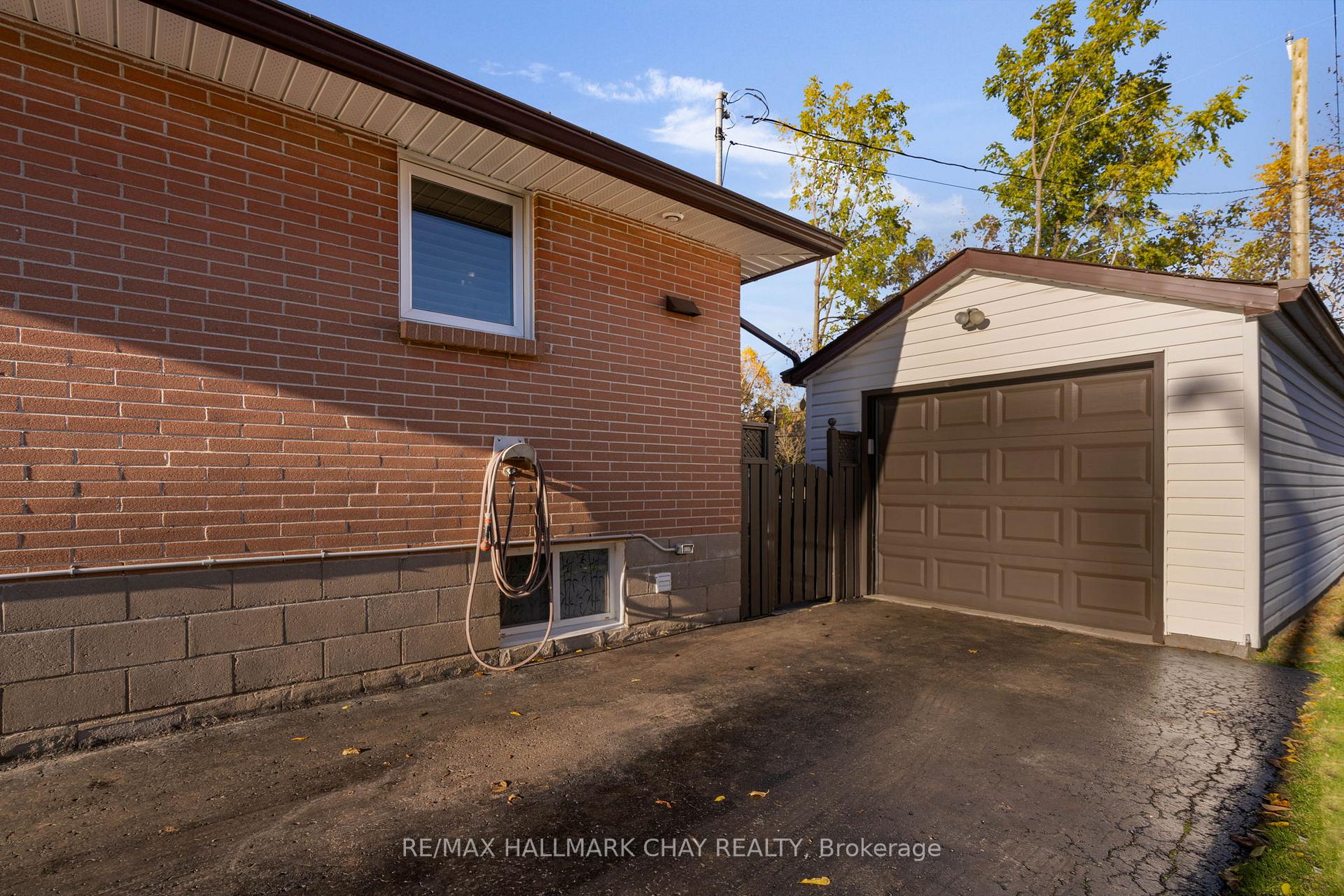 Photo 36 of 15 Bothwell Crescent, Barrie, Wellington — HOMEH