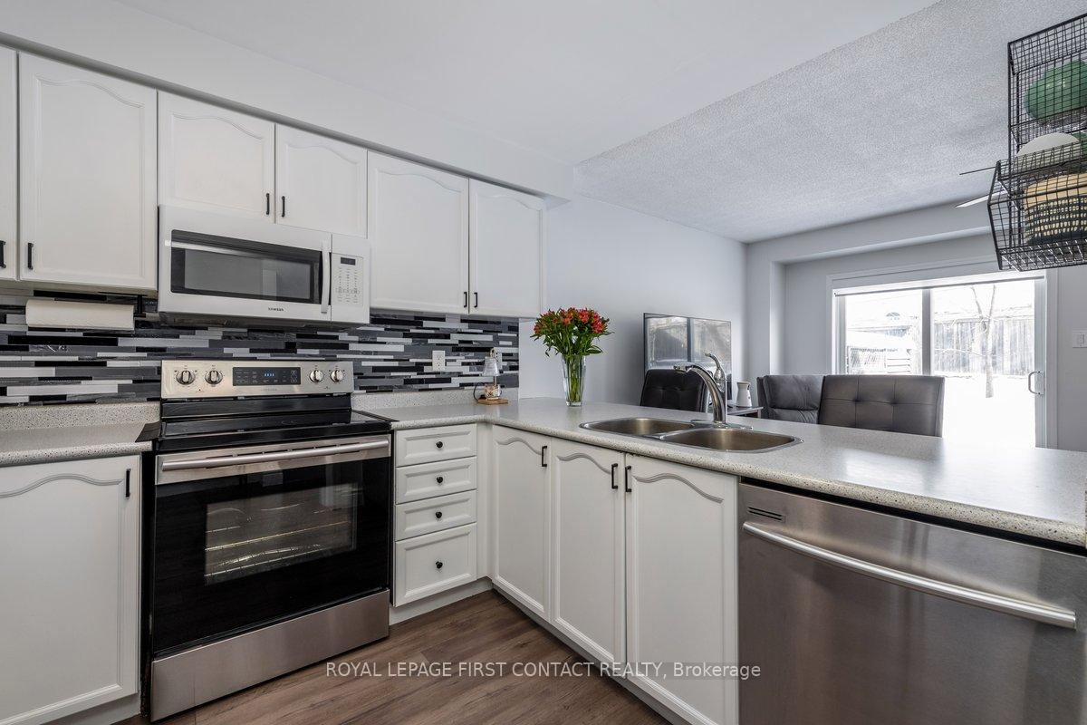 Photo 9 of 65 Hawthorne Crescent, Barrie, Ardagh — HOMEH