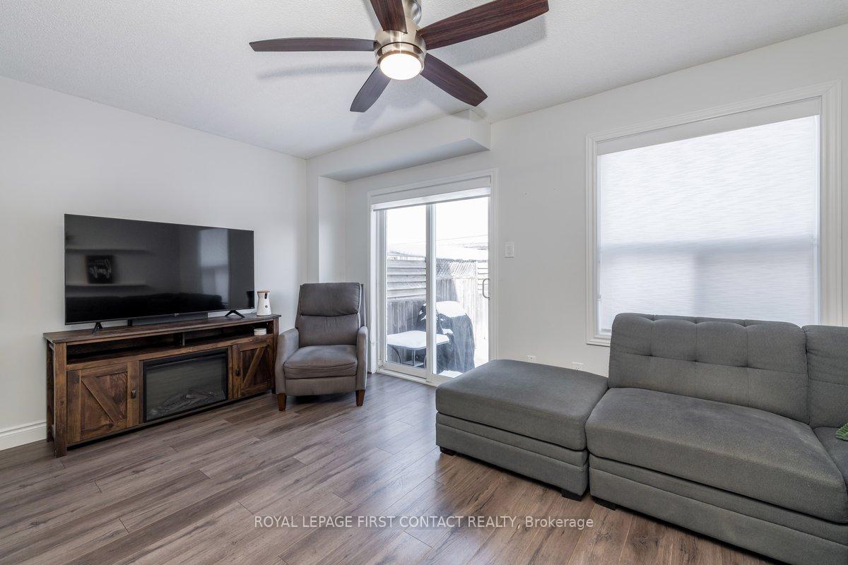 Photo 13 of 65 Hawthorne Crescent, Barrie, Ardagh — HOMEH