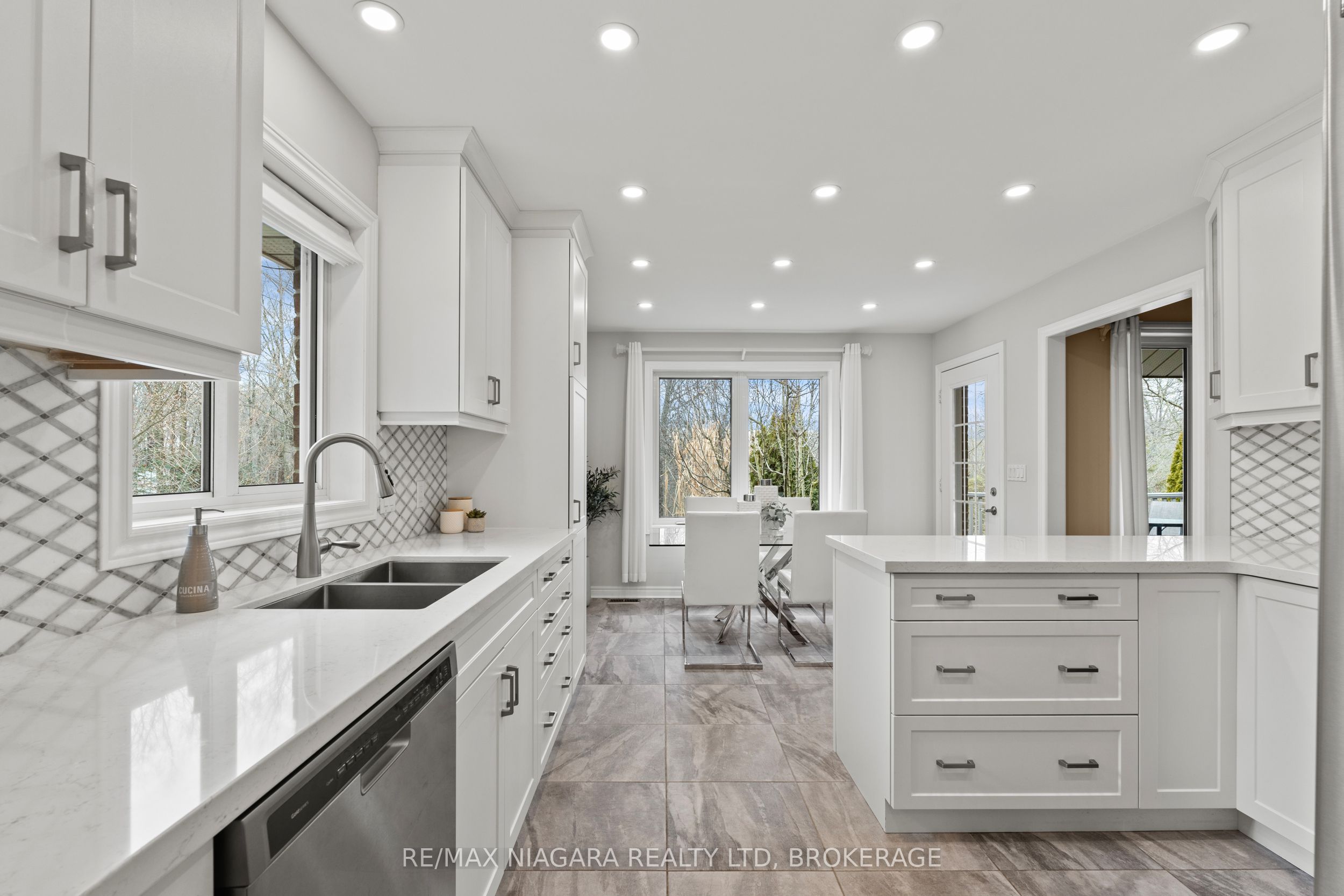Photo 63 of 111 Pearson Road, Welland, Cooks Mills — HOMEH