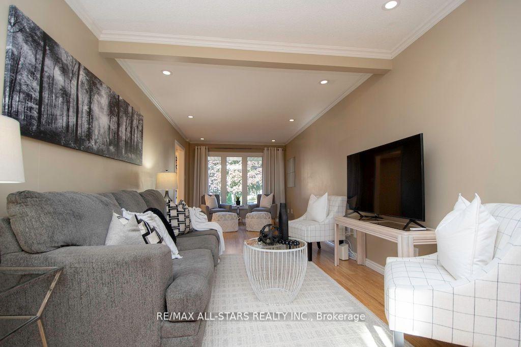 Photo 10 of 180 Sandringham Drive, Clarington, Courtice — HOMEH