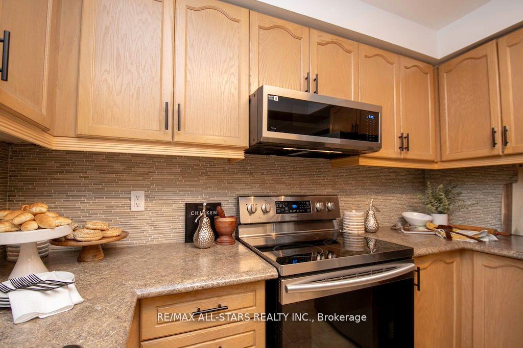 Photo 20 of 180 Sandringham Drive, Clarington, Courtice — HOMEH