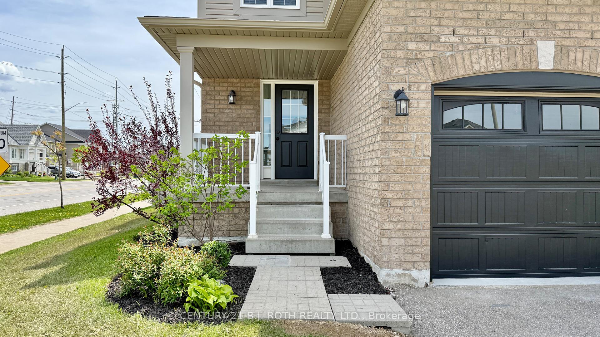Photo 3 of 114 Majesty Boulevard, Barrie, Innis-Shore — HOMEH