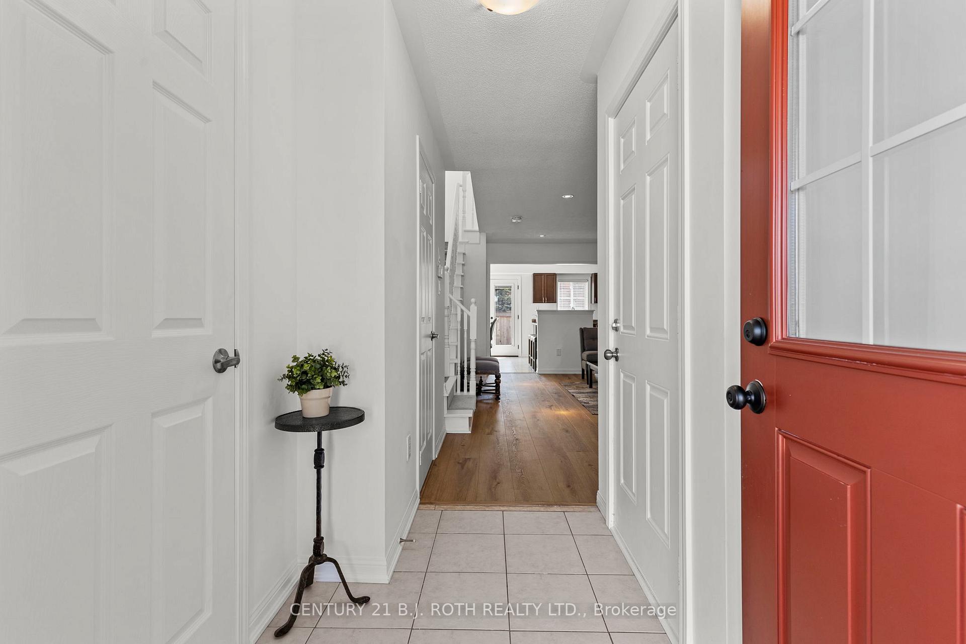 Photo 4 of 114 Majesty Boulevard, Barrie, Innis-Shore — HOMEH
