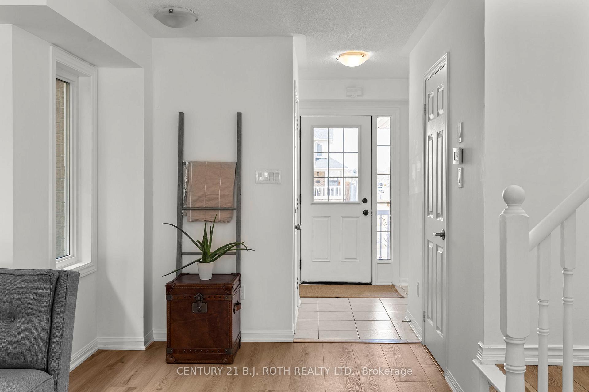 Photo 5 of 114 Majesty Boulevard, Barrie, Innis-Shore — HOMEH