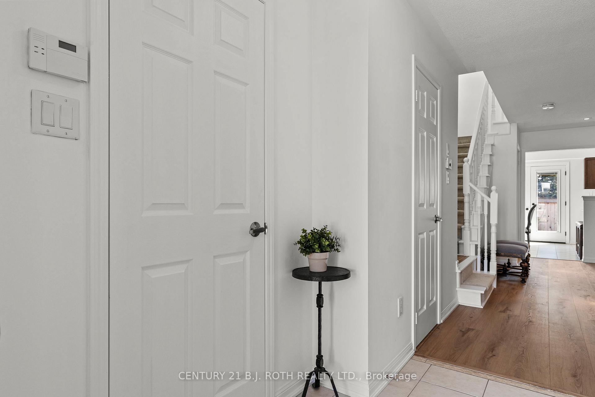 Photo 6 of 114 Majesty Boulevard, Barrie, Innis-Shore — HOMEH