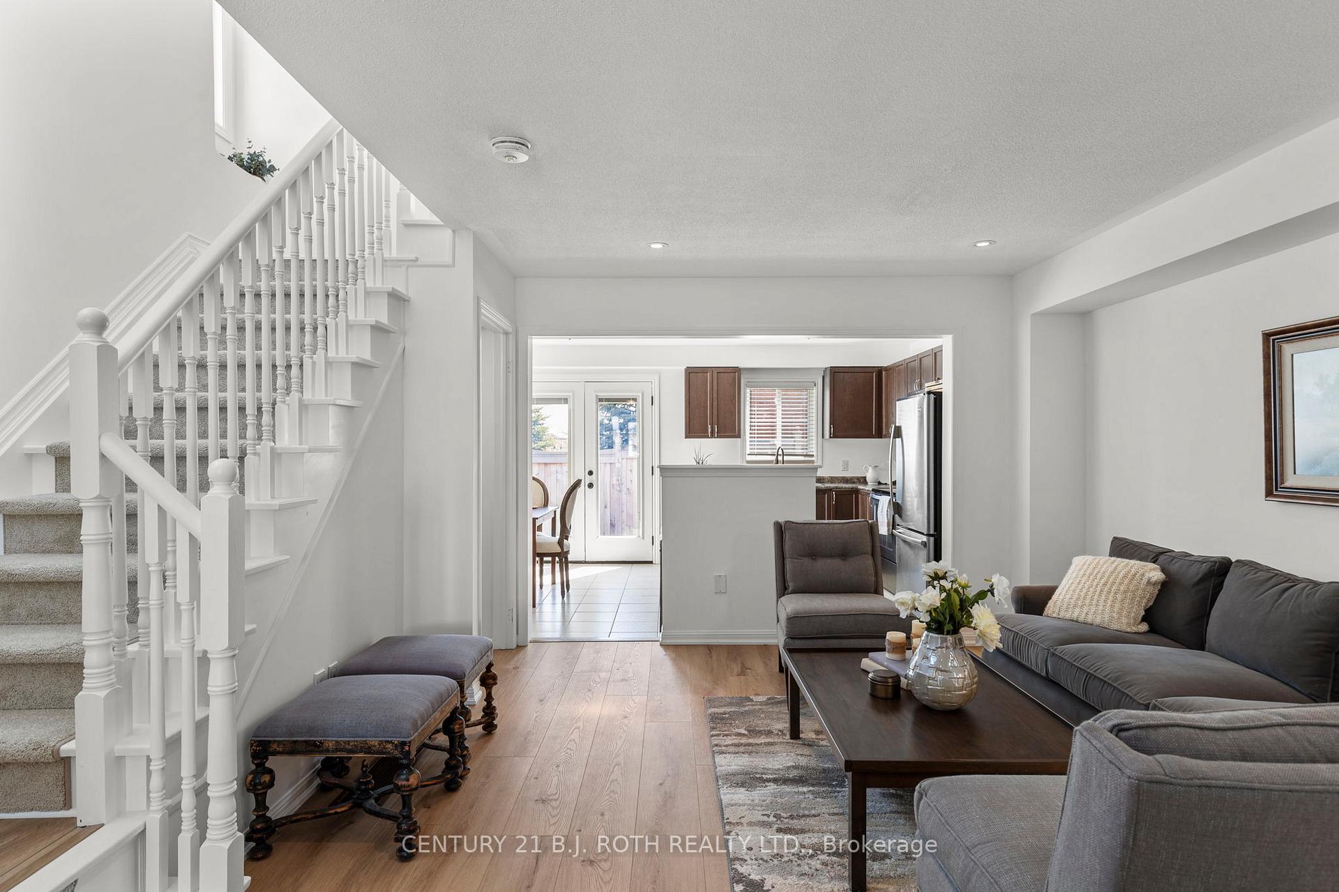 Photo 8 of 114 Majesty Boulevard, Barrie, Innis-Shore — HOMEH