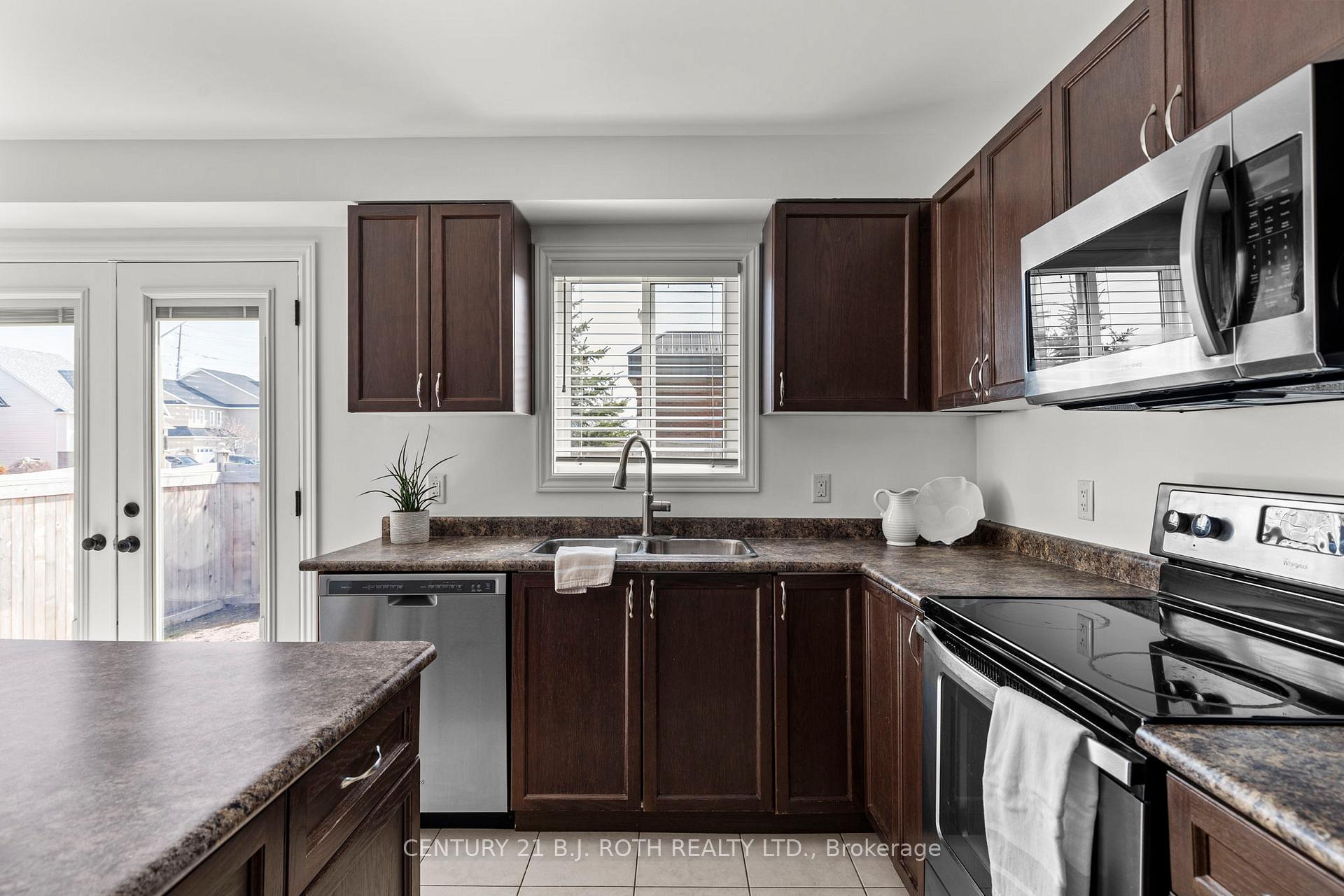 Photo 13 of 114 Majesty Boulevard, Barrie, Innis-Shore — HOMEH