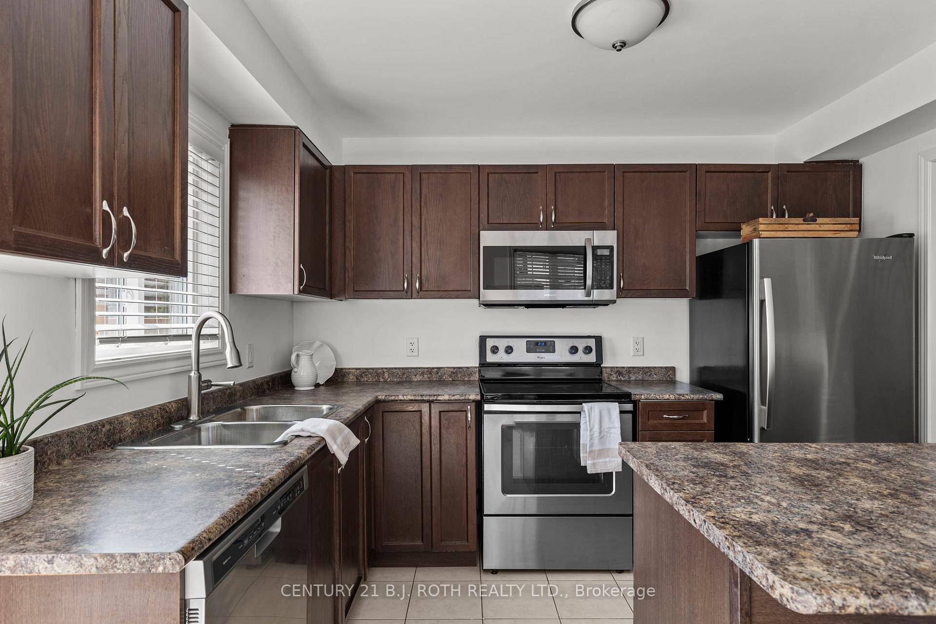 Photo 16 of 114 Majesty Boulevard, Barrie, Innis-Shore — HOMEH
