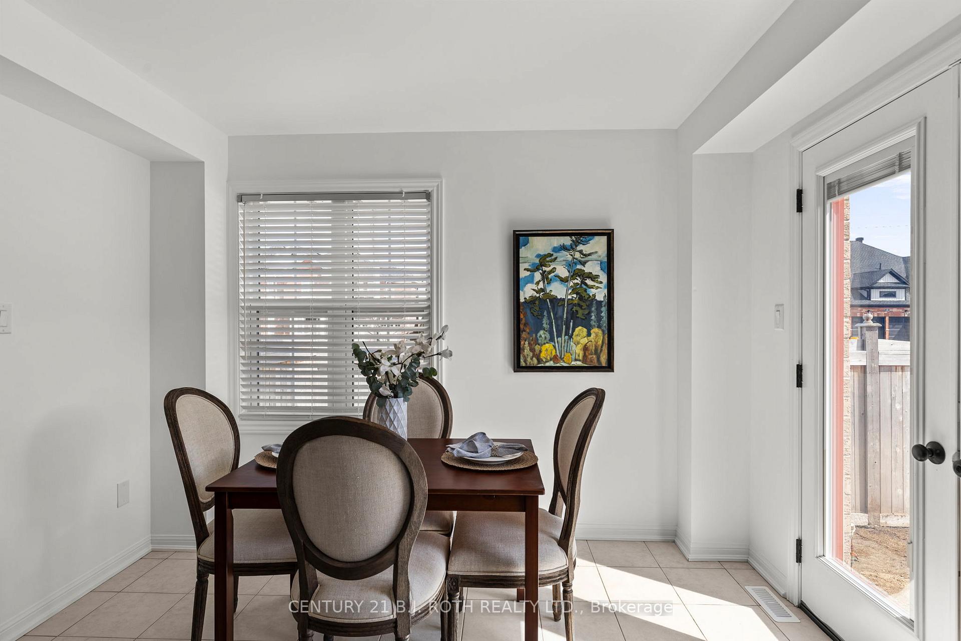 Photo 17 of 114 Majesty Boulevard, Barrie, Innis-Shore — HOMEH