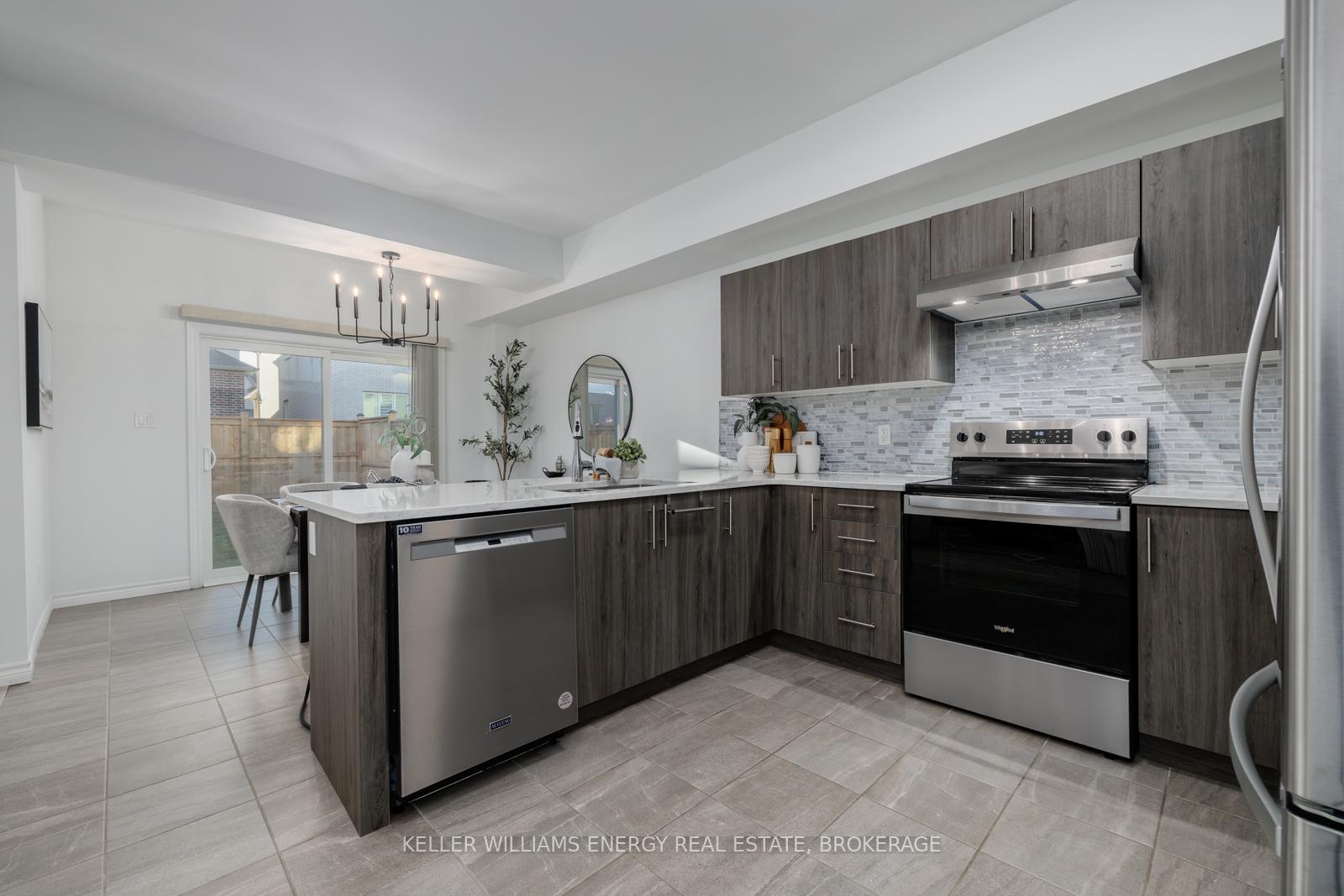 Photo 6 of 38 Thomas Bird Street, Clarington, Bowmanville — HOMEH