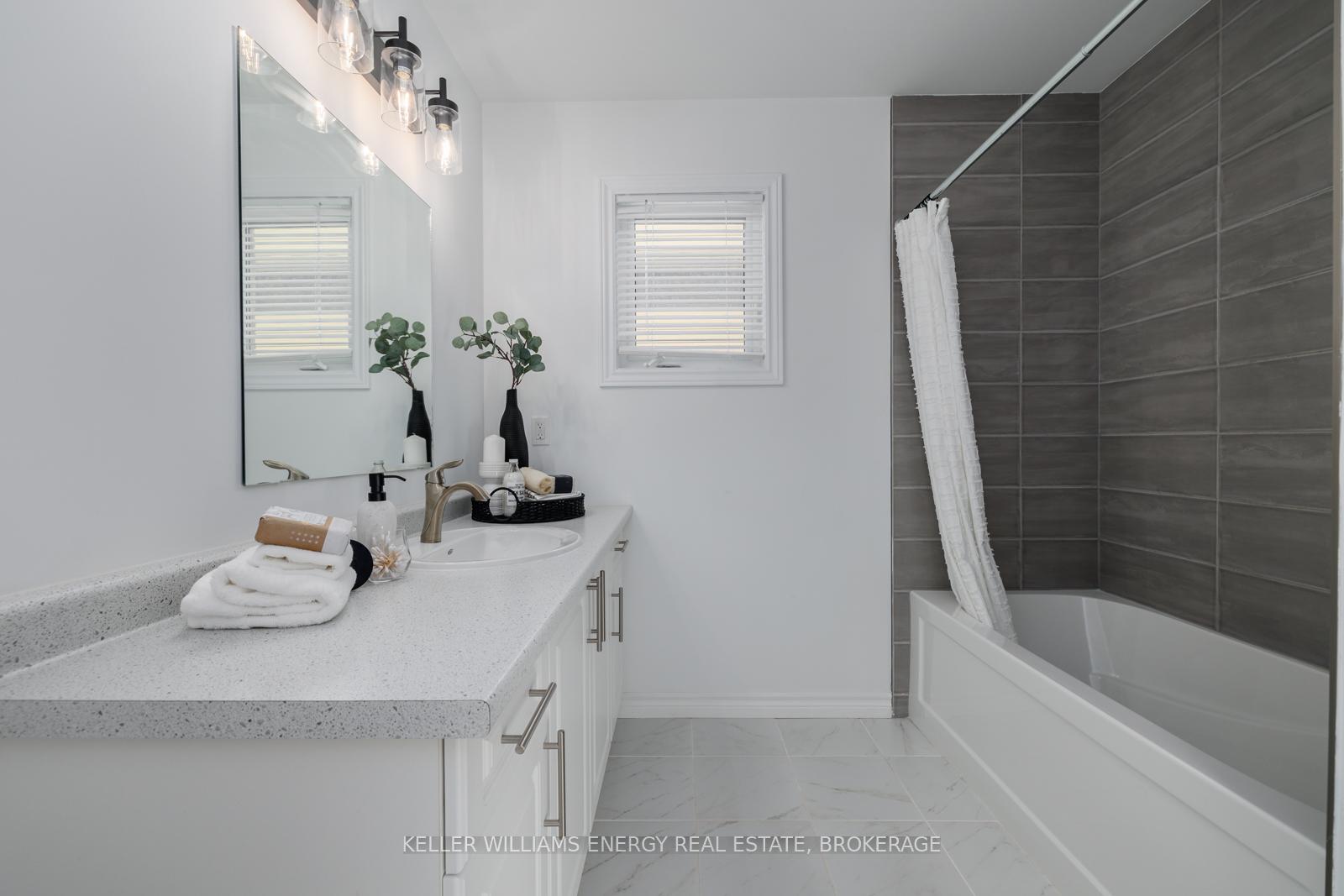 Photo 26 of 38 Thomas Bird Street, Clarington, Bowmanville — HOMEH