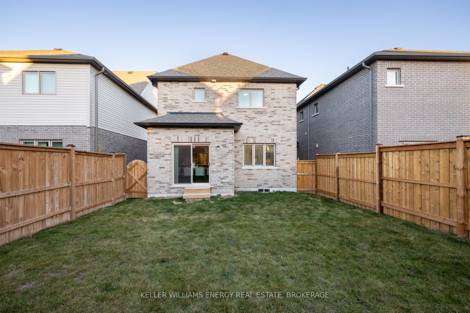 Photo 32 of 38 Thomas Bird Street, Clarington, Bowmanville — HOMEH