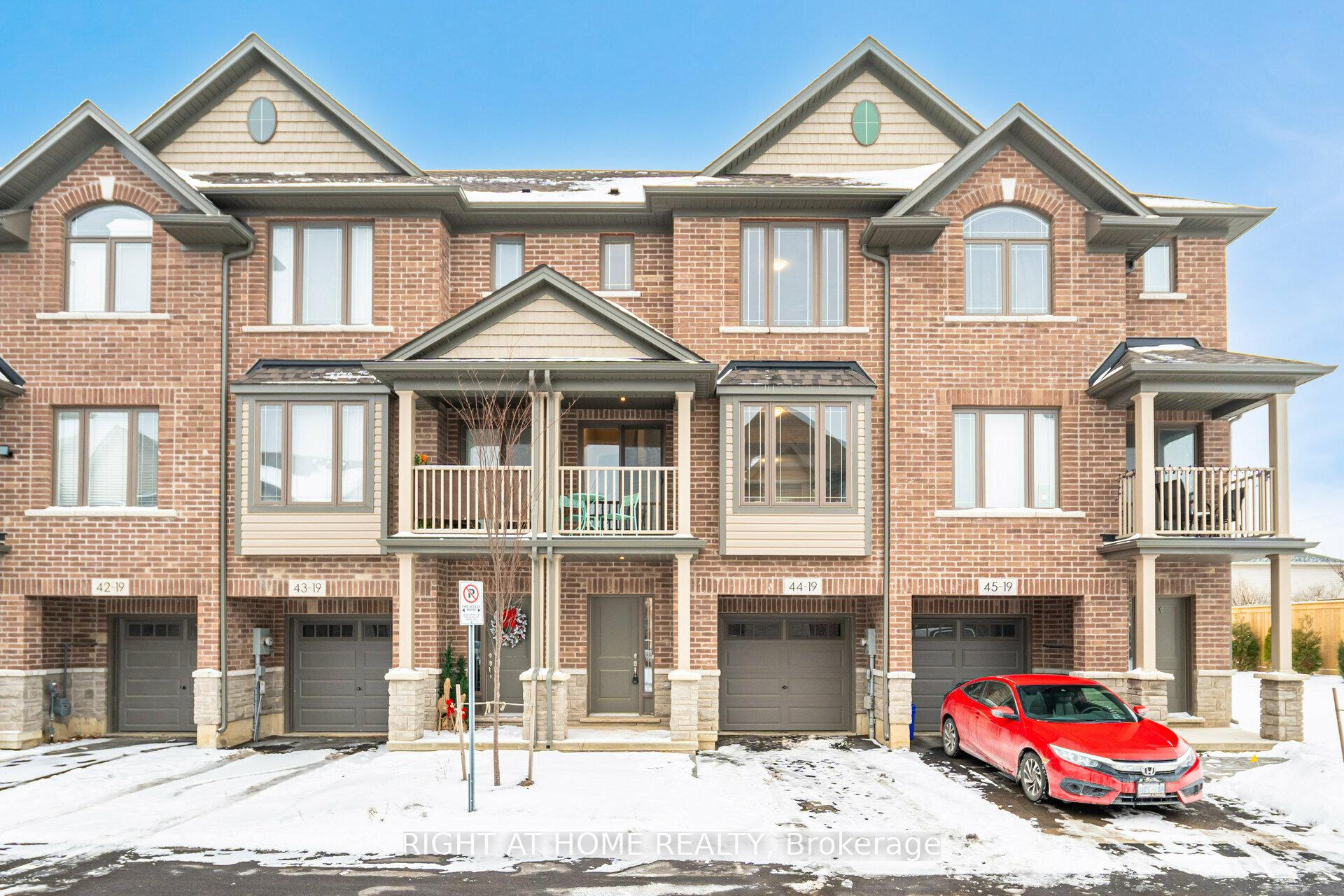Photo 2 of Unit 44, 19 Picardy Drive, Hamilton, Stoney Creek Mountain — HOMEH