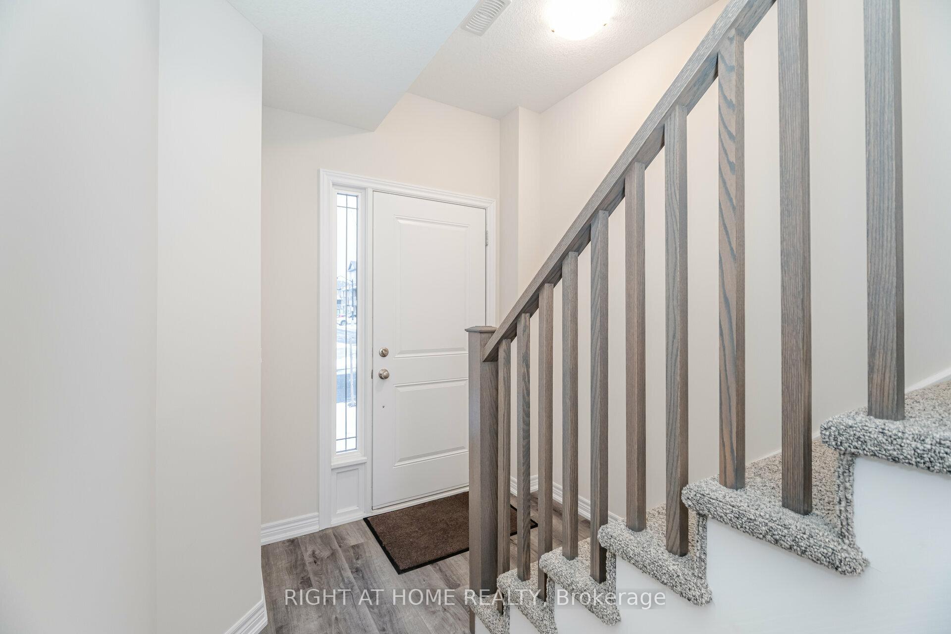 Photo 5 of Unit 44, 19 Picardy Drive, Hamilton, Stoney Creek Mountain — HOMEH