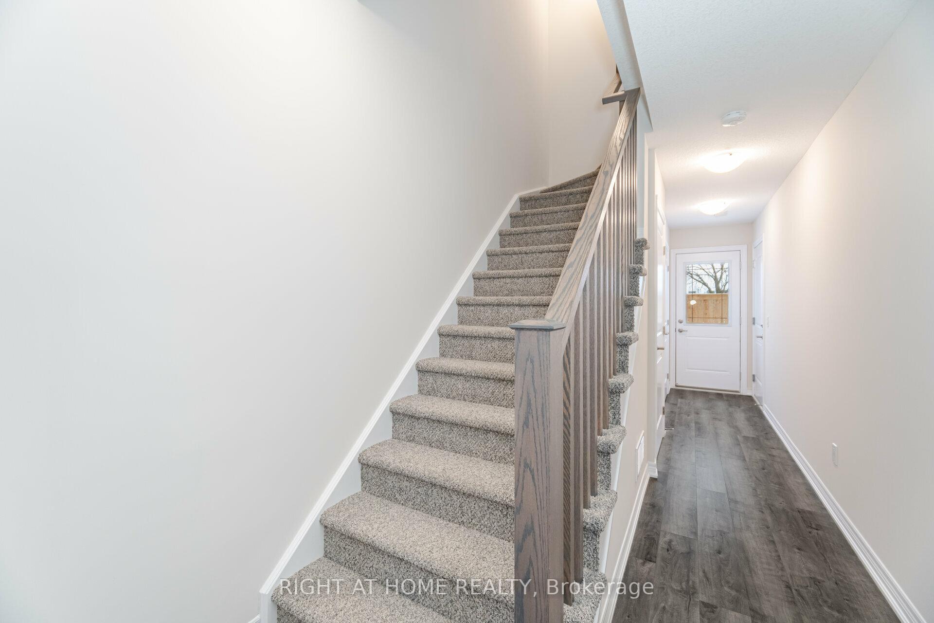 Photo 6 of Unit 44, 19 Picardy Drive, Hamilton, Stoney Creek Mountain — HOMEH