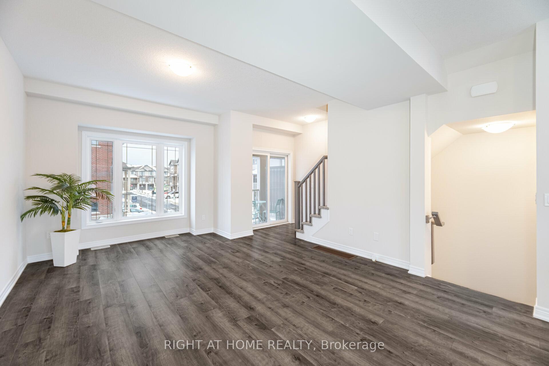 Photo 8 of Unit 44, 19 Picardy Drive, Hamilton, Stoney Creek Mountain — HOMEH