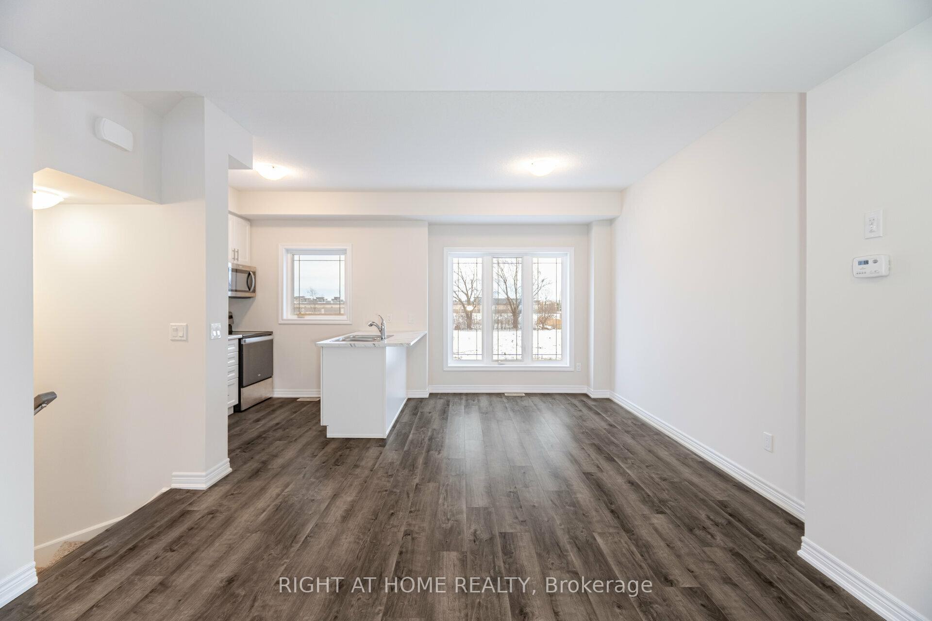 Photo 9 of Unit 44, 19 Picardy Drive, Hamilton, Stoney Creek Mountain — HOMEH