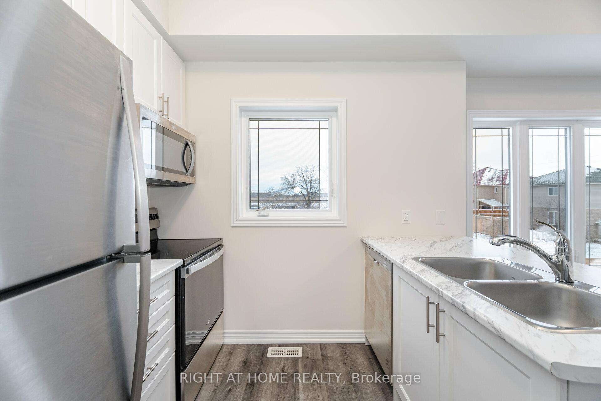 Photo 12 of Unit 44, 19 Picardy Drive, Hamilton, Stoney Creek Mountain — HOMEH