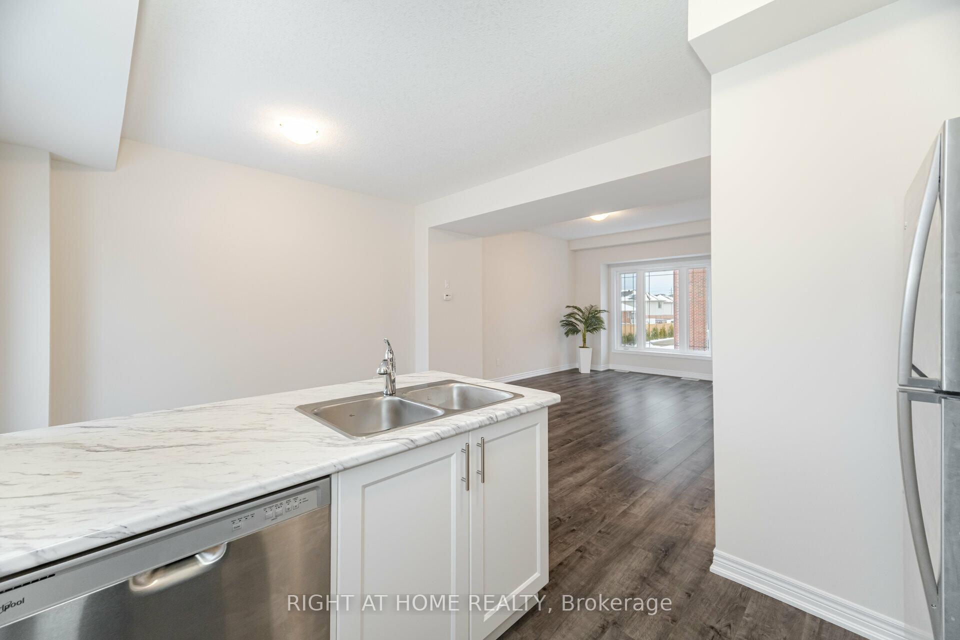 Photo 13 of Unit 44, 19 Picardy Drive, Hamilton, Stoney Creek Mountain — HOMEH