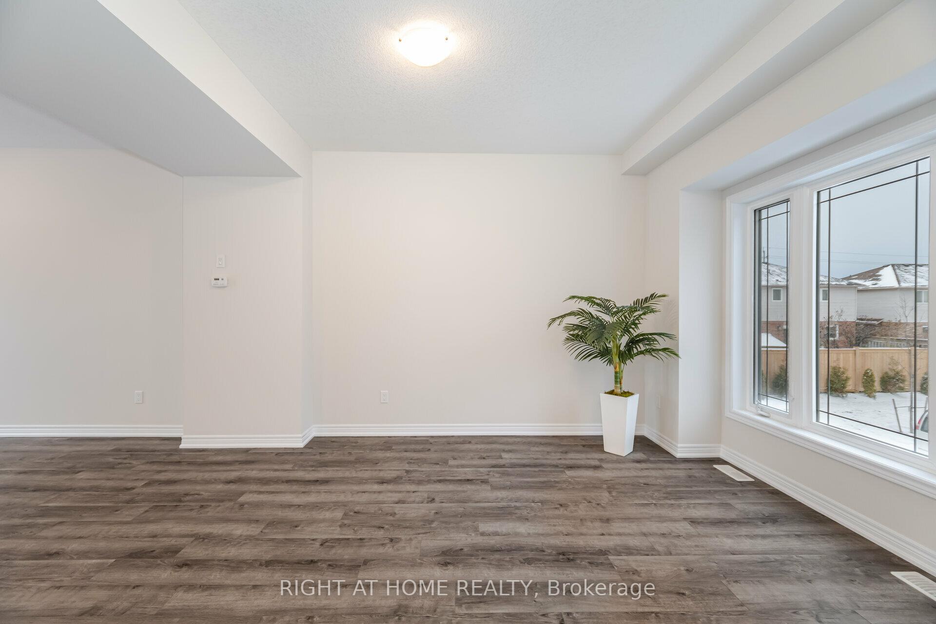 Photo 17 of Unit 44, 19 Picardy Drive, Hamilton, Stoney Creek Mountain — HOMEH