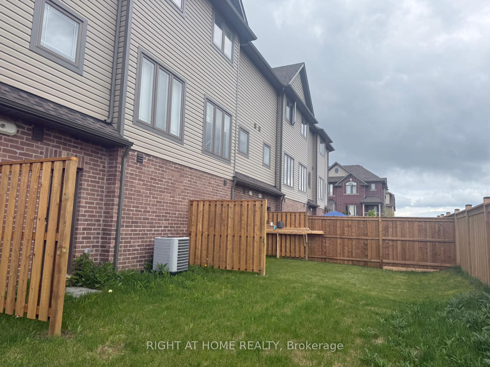 Photo 38 of Unit 44, 19 Picardy Drive, Hamilton, Stoney Creek Mountain — HOMEH