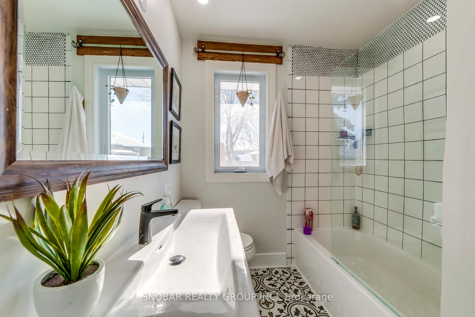 Photo 16 of 99 Winchester Boulevard, Hamilton, Hampton Heights — HOMEH