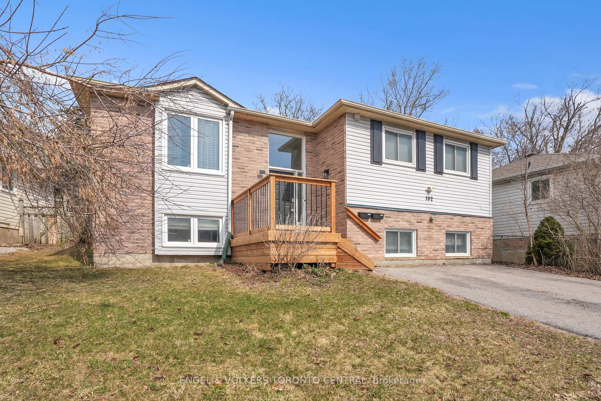 Front of 192 Edgehill Drive
