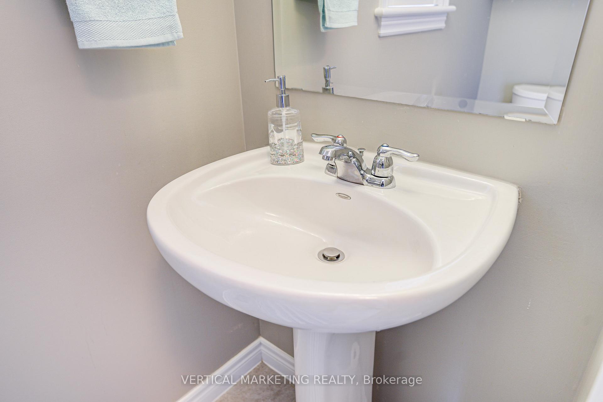 Photo 43 of 119 Hazelton Avenue W, Hamilton, Sheldon — HOMEH