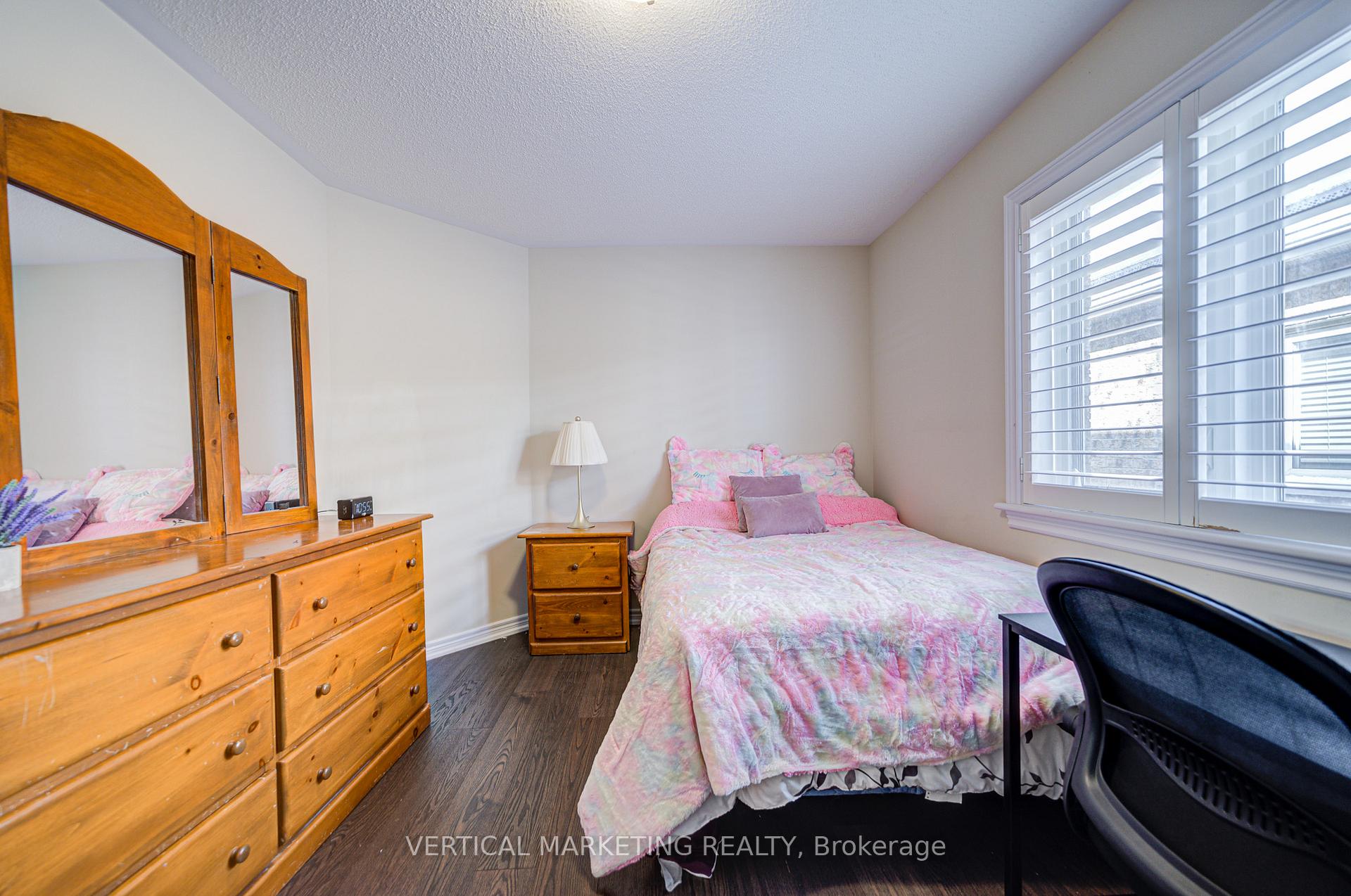 Photo 56 of 119 Hazelton Avenue W, Hamilton, Sheldon — HOMEH