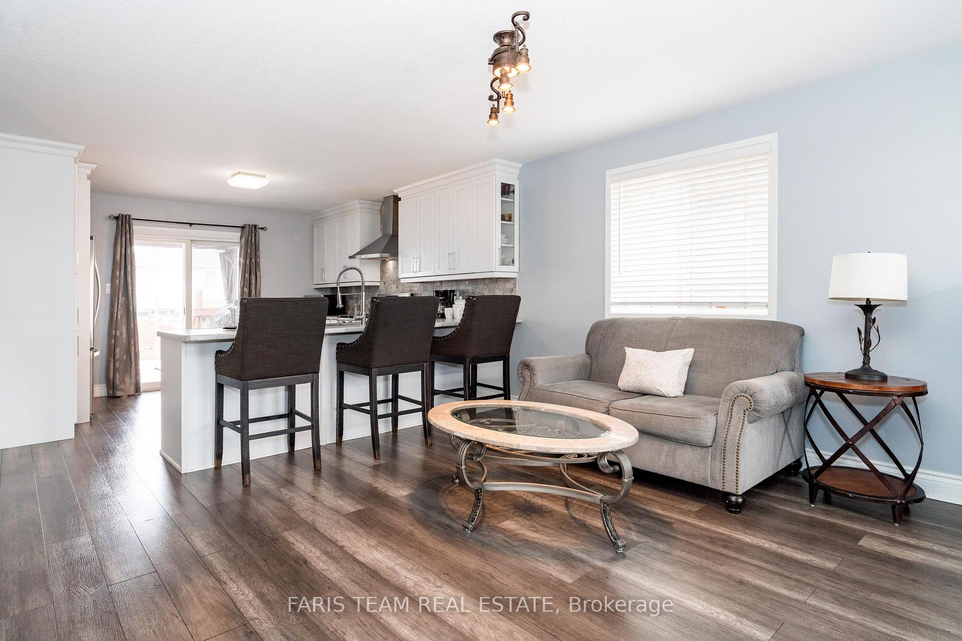 Photo 10 of 126 Hanmer Street E, Barrie, East Bayfield — HOMEH