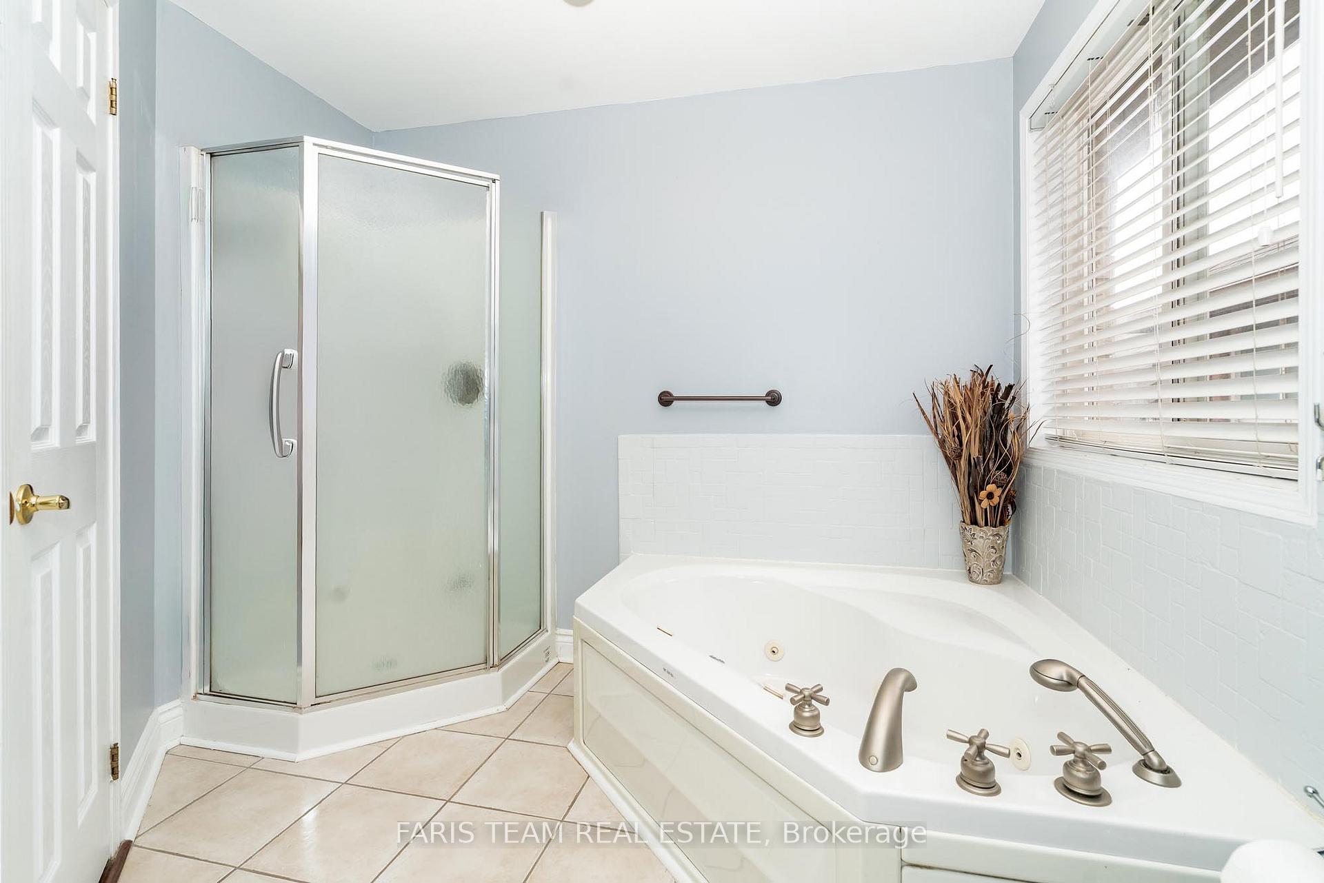 Photo 15 of 126 Hanmer Street E, Barrie, East Bayfield — HOMEH