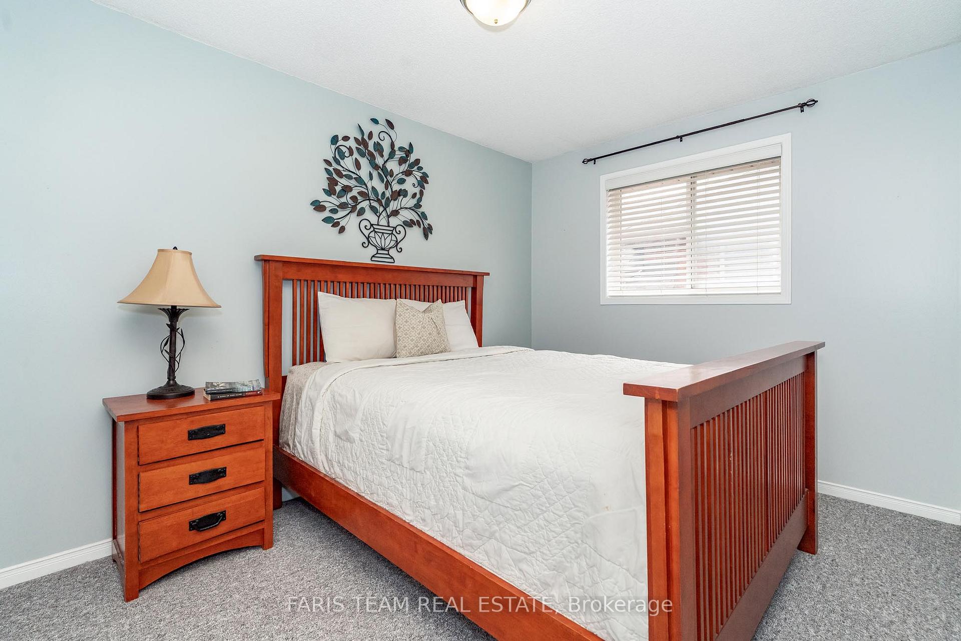 Photo 16 of 126 Hanmer Street E, Barrie, East Bayfield — HOMEH