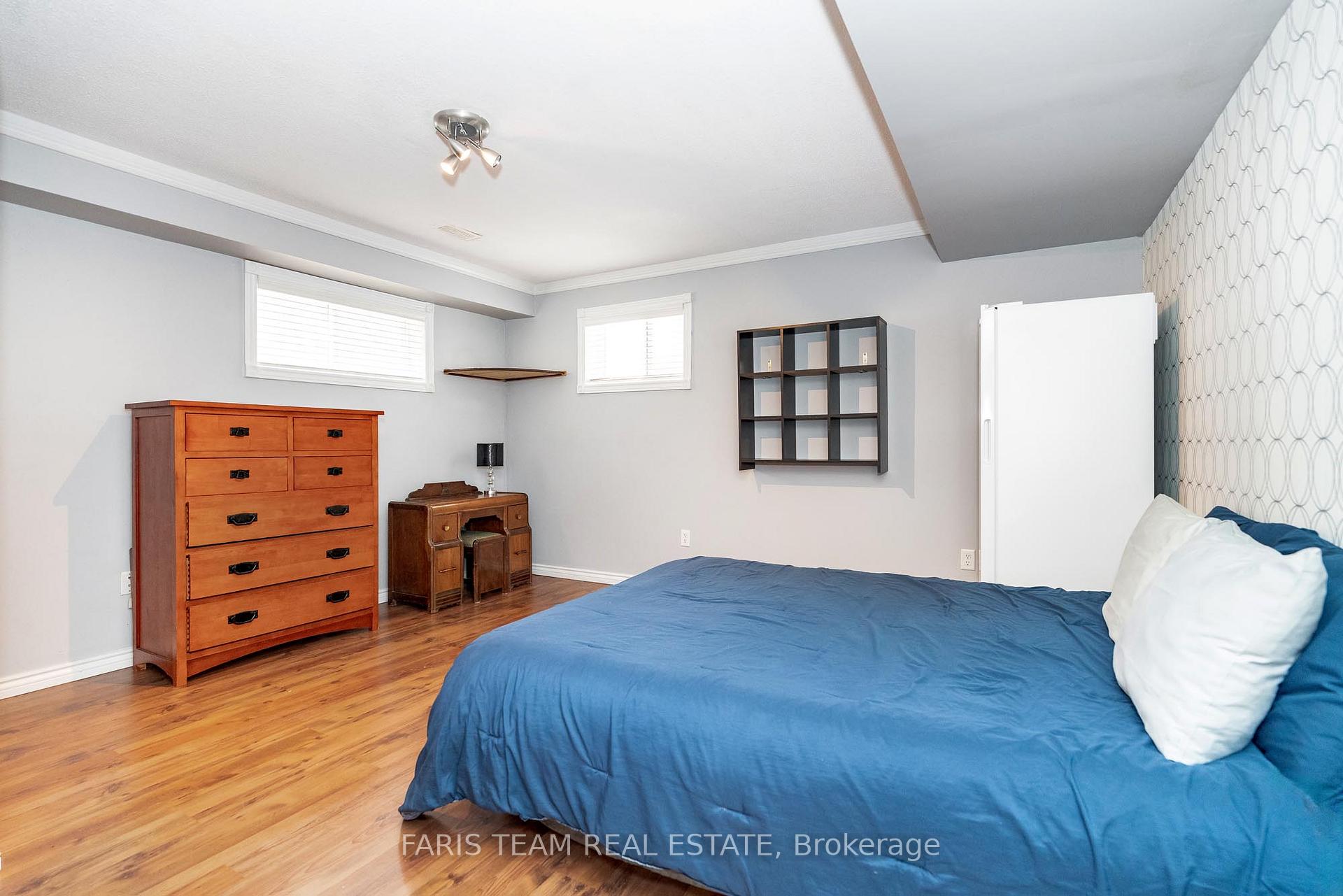 Photo 21 of 126 Hanmer Street E, Barrie, East Bayfield — HOMEH